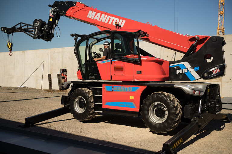 Manta Telehandler Electric Telehandler Hire UK | Low-Emission Lifting